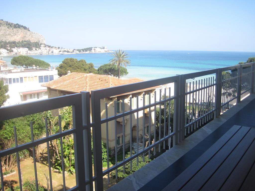 Mondello Luxury Apartment On The Beach Eksteriør bilde